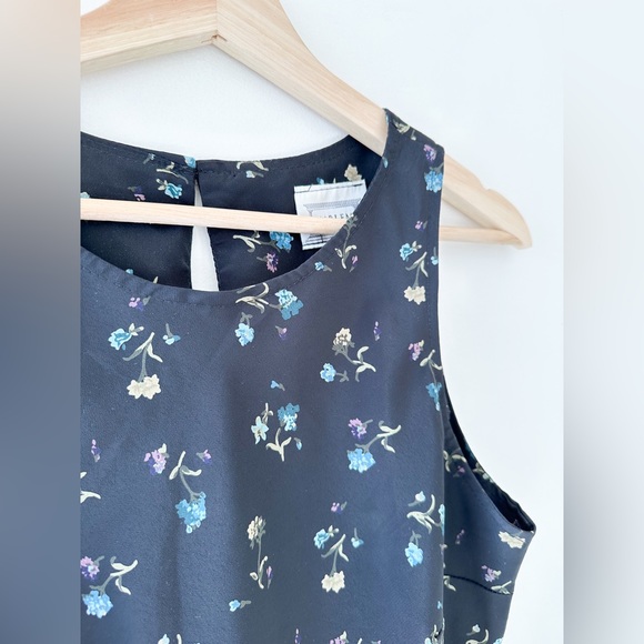 Vintage Emblem Dress - Floral - Size: Medium - Picture 3 of 8